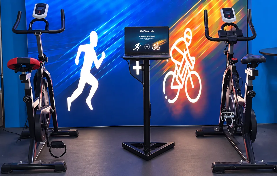 Configuración con dos bicicletas — MazeLab (fotografía retocada)