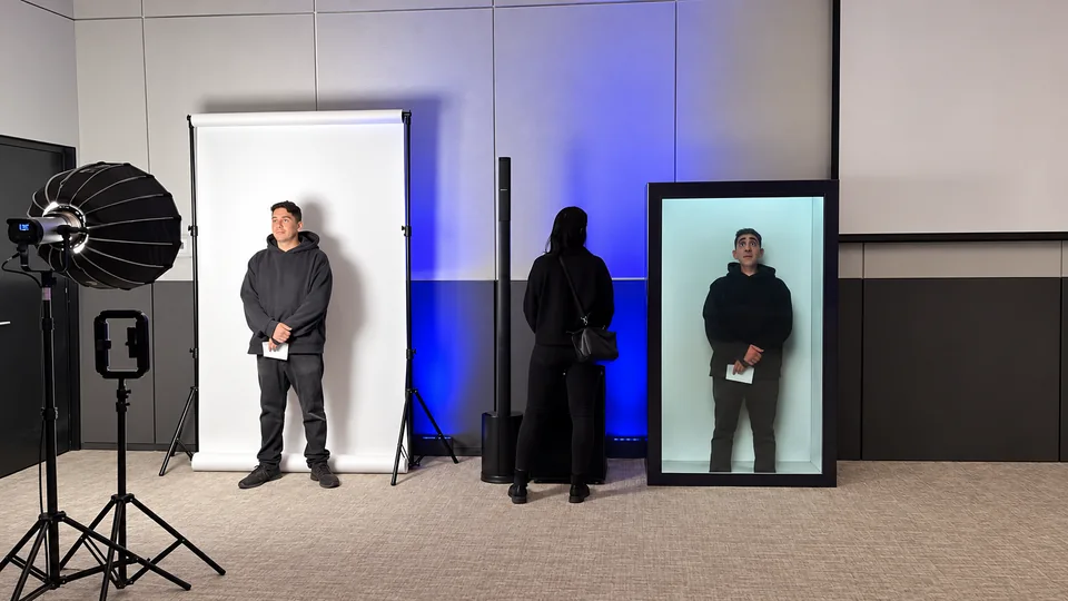 Captura y visualización en Holobox — MazeLab (fotografía retocada)